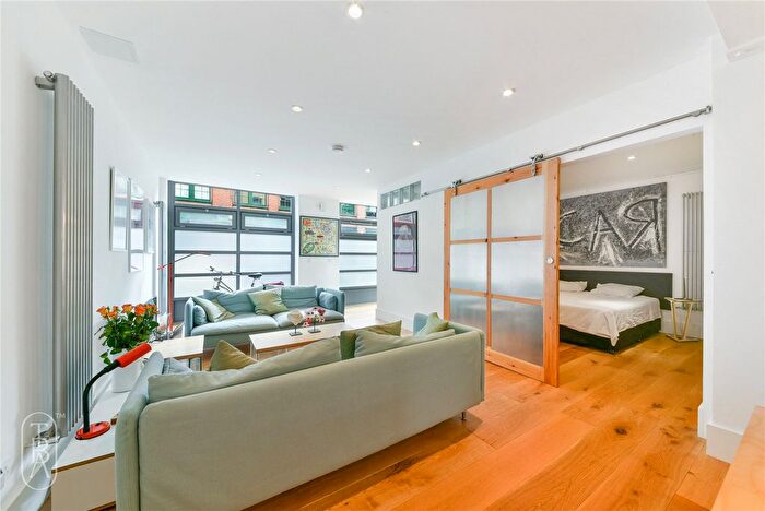 2 Bedroom Flat To Rent In Teesdale Street, London, E2