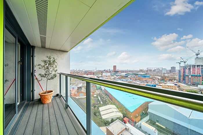 2 Bedroom Apartment For Sale In Rotherhithe New Road London, SE16