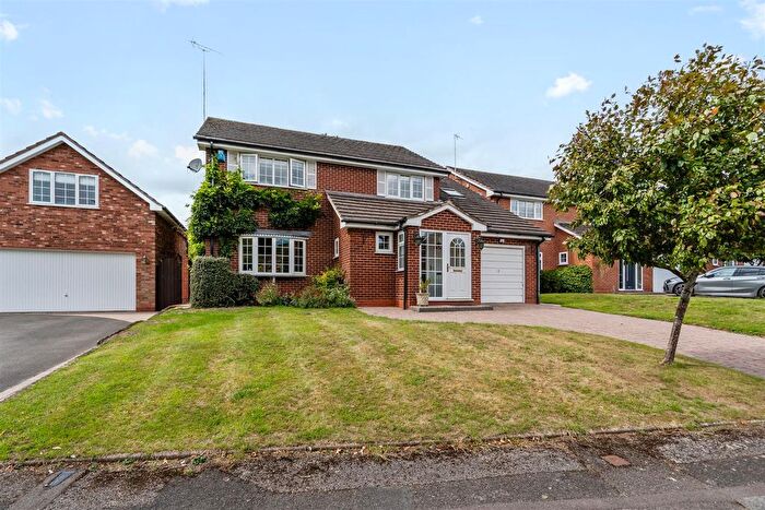 4 Bedroom Detached House For Sale In Beconsfield Close, Dorridge, Solihull, B93