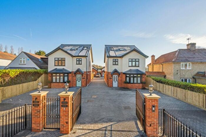 4 Bedroom Detached House For Sale In Wexham Street, Stoke Poges, SL3