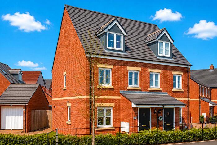 3 Bedroom Semi Detached House For Sale In Woodpecker Drive, Rothwell, Kettering, NN14
