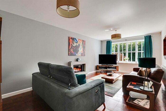 4 Bedroom Detached House For Sale In Clarkes Lane, Beeston, Nottinghamshire, NG9
