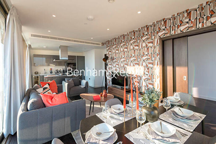 3 Bedroom Apartment To Rent In Rosemary Place, Royal Mint Street, Tower Hill, E1