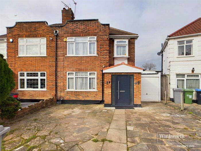 3 Bedroom Detached House To Rent In Chantry Close, Harrow, HA3