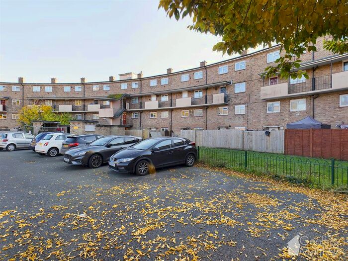 2 Bedroom Maisonette To Rent In Quarry Spring, Harlow CM20