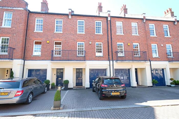 3 Bedroom Town House To Rent In Drakes Court, Marchwood, Southampton, SO40