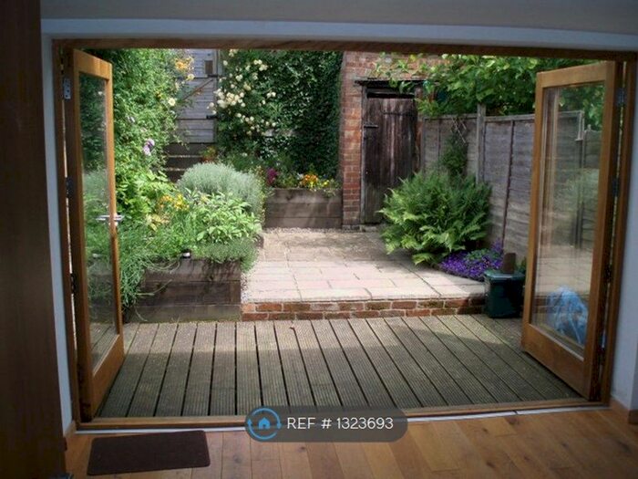 2 Bedroom Terraced House To Rent In Old London Road, St Albans AL1