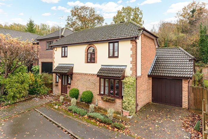 2 Bedroom Detached House For Sale In Mannamead, Epsom, KT18