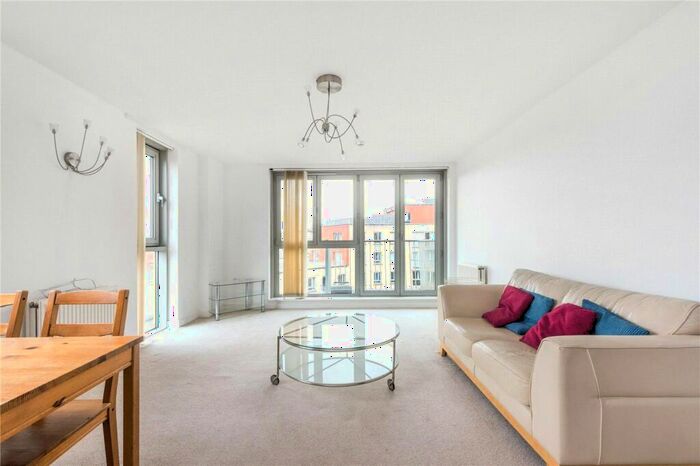 2 Bedroom Apartment To Rent In Carronade Court, Eden Grove, N7