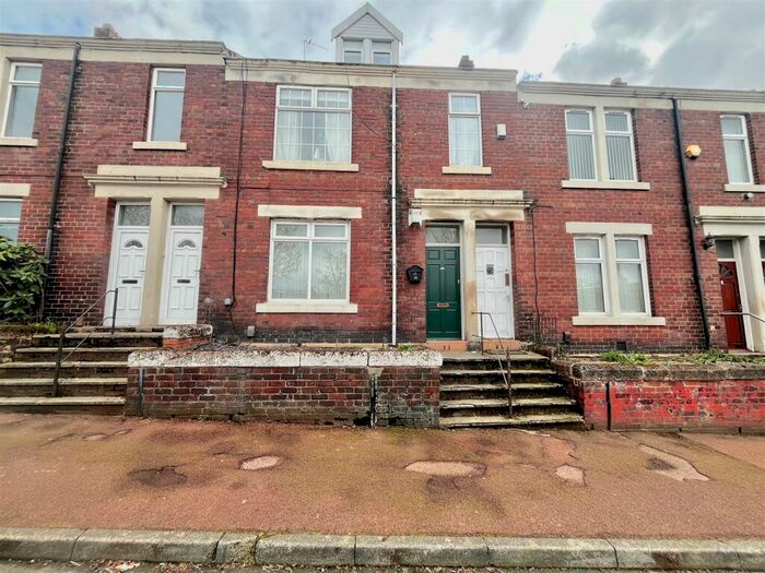 2 Bedroom Apartment To Rent In Faraday Grove, Bensham, Gateshead, NE8