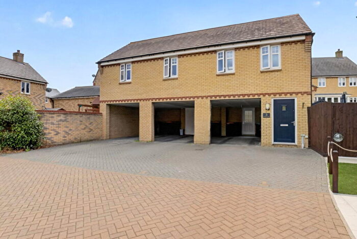 2 Bedroom Coach House For Sale In Jackdaw Drive, Wixams, MK42