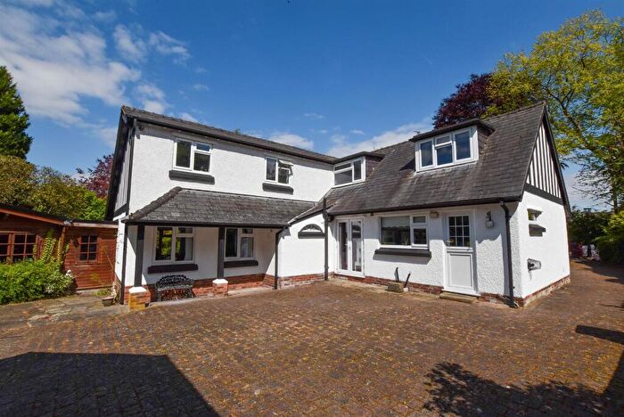 4 Bedroom Detached House For Sale In Raby Drive, Raby Mere, CH63