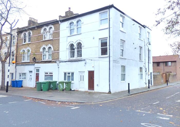 2 Bedroom Flat To Rent In Maxted Road, London, SE15