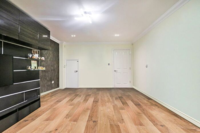 4 Bedroom Town House To Rent In Clay Lane, Harrow, HA3