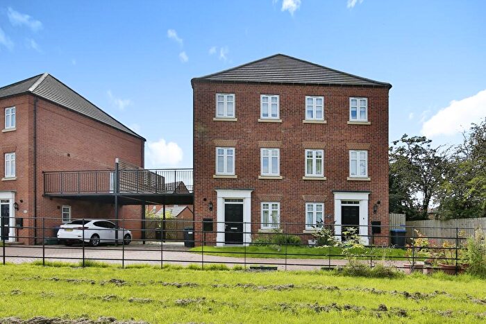 4 Bedroom Semi-Detached House To Rent In Wentworth Drive, Durham, DH1