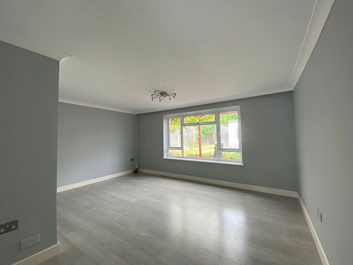 3 Bedroom Terraced House To Rent In Wetherby Road, Enfield, EN2