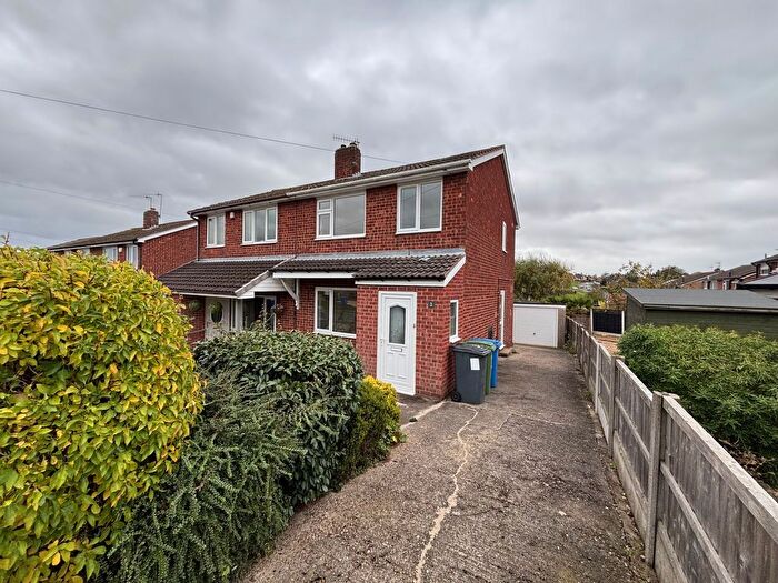 3 Bedroom Semi Detached House To Rent In Lindale Road, Chesterfield, S41