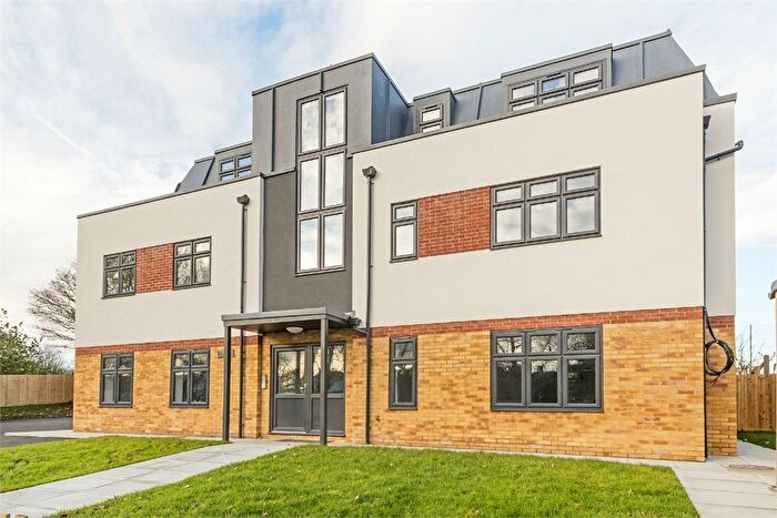 2 Bedroom Flat To Rent In Longmead Road, Epsom, KT19