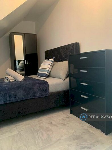 6 Bedroom Terraced House To Rent In Bradshaw Cottages, London, E14