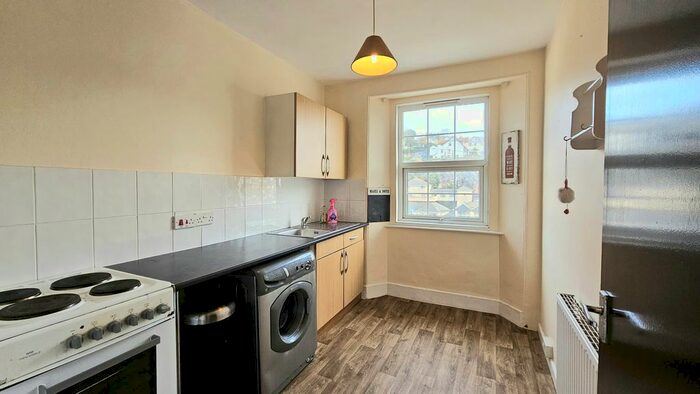 1 Bedroom Flat To Rent In Rock Road, Torquay, TQ2