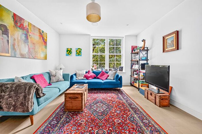 2 Bedroom Apartment To Rent In Heath Drive, London, NW3