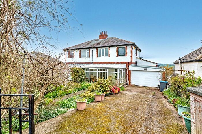 2 Bedroom Semi-Detached House For Sale In Westfield Lane, Idle, Bradford, BD10