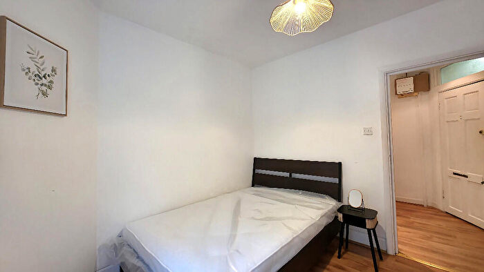1 Bedroom Flat To Rent In Fanshaw Street, London, N1