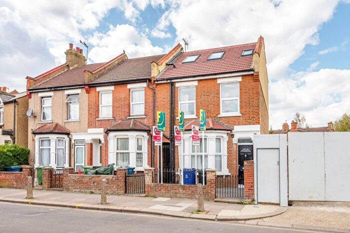 1 Bedroom Flat To Rent In Graham Road, Harrow Weald, Harrow, HA3
