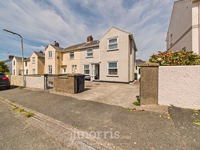 3 Bedroom Semi-Detached House For Sale In Heol Cerwyn, Fishguard, SA65