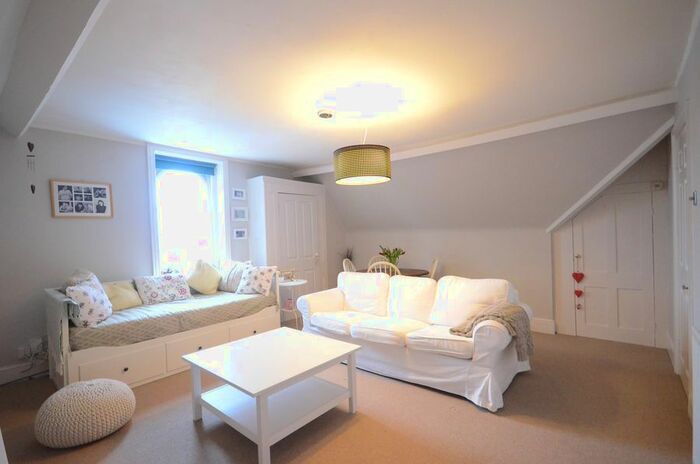 1 Bedroom Flat To Rent In Bulmershe Road, Reading, RG1