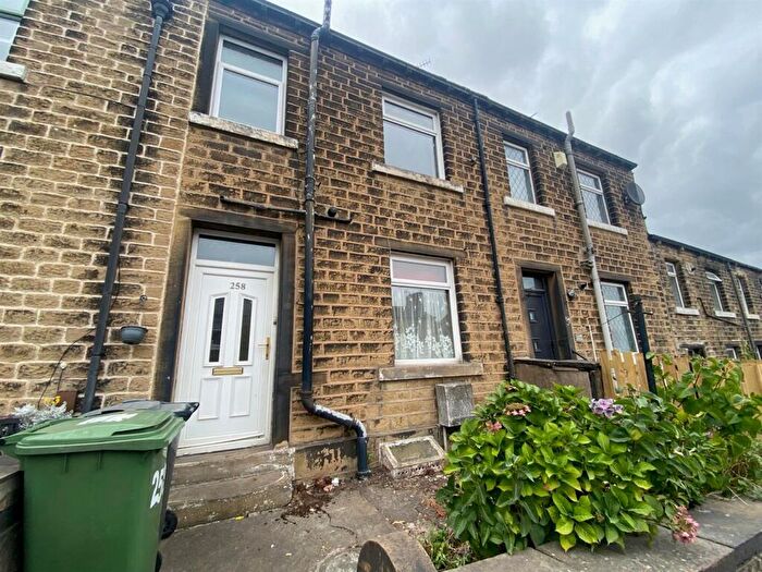 1 Bedroom Terraced House For Sale In Blackmoorfoot Road, Huddersfield, HD4