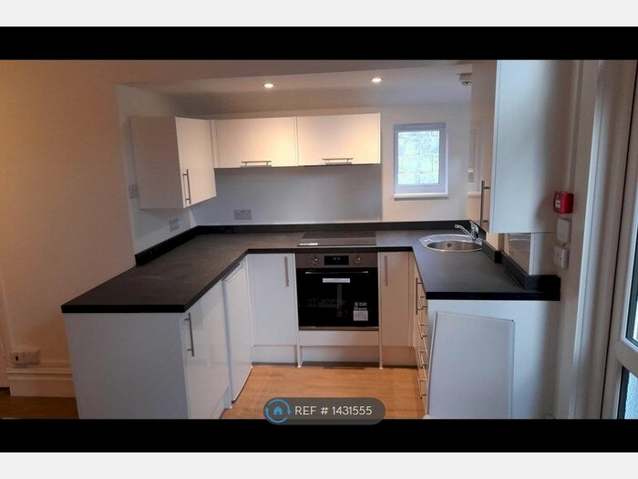 Studio To Rent In South Croydon, South Croydon, CR2