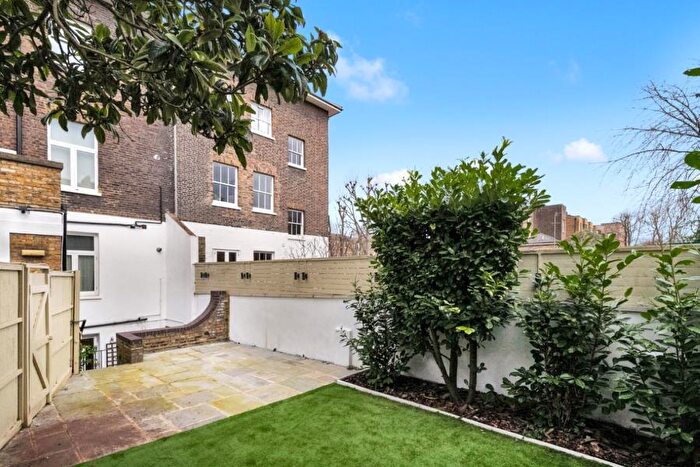 2 Bedroom Apartment To Rent In Camden Road, Camden, NW1