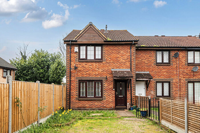 3 Bedroom End Of Terrace House For Sale In Tarragon Close, London, SE14