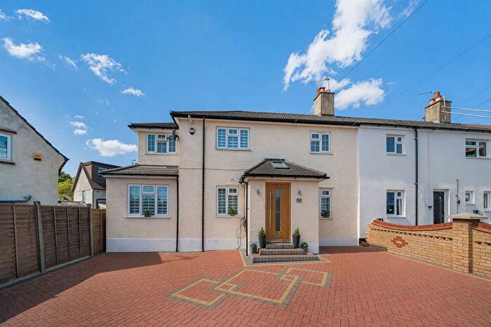 3 Bedroom Terraced House For Sale In Berkeley Crescent, Barnet, EN4