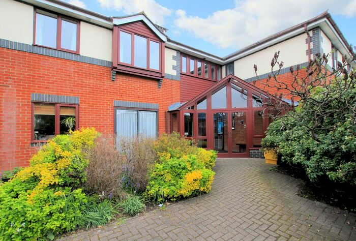 1 Bedroom Flat To Rent In Reading Road, Pangbourne, Reading, Berkshire, RG8