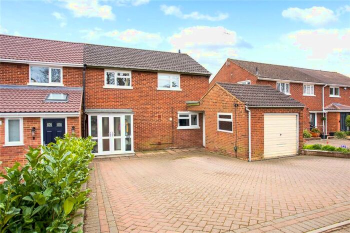 3 Bedroom Semi-Detached House For Sale In Batchwood Drive, St. Albans, Hertfordshire, AL3