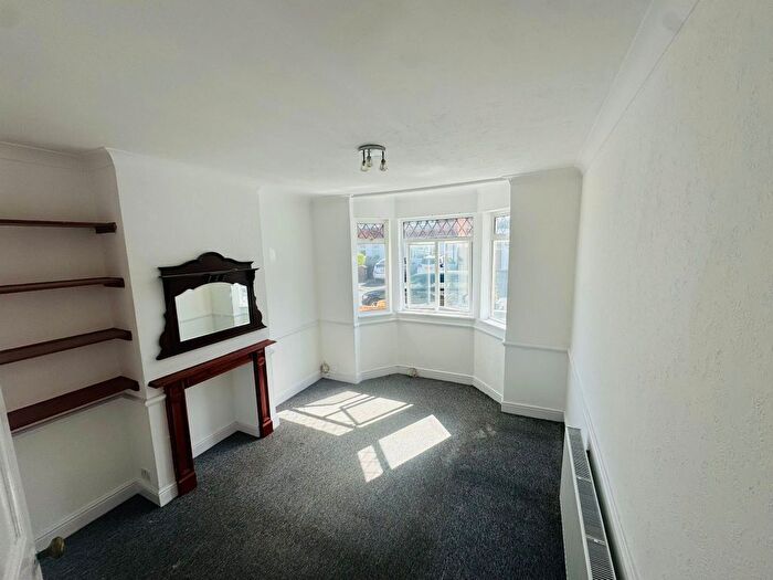 2 Bedroom Semi-Detached House To Rent In Washington Road, Worcester Park, KT4