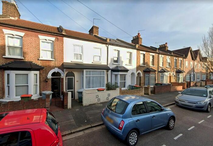 4 Bedroom Flat To Rent In St. James Road, Stratford, Forset Gate, London, E15