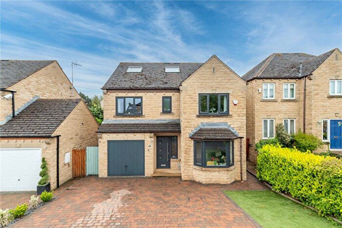 5 Bedroom Detached House For Sale In Sandhill Fold, Idle, Bradford, West Yorkshire, BD10