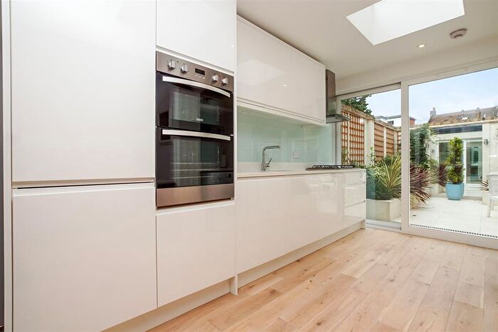 2 Bedroom Flat To Rent In Wakeman Road, Kensal Rise, London, NW10