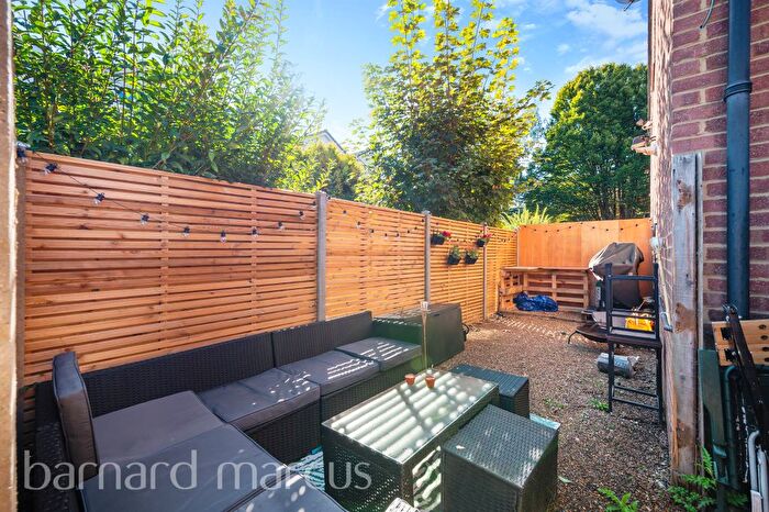 1 Bedroom End Of Terrace House For Sale In Landseer Close, London, SW19