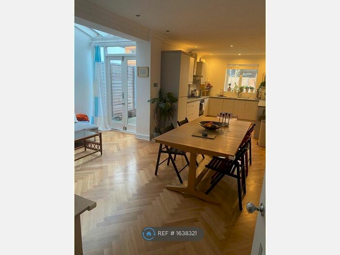 2 Bedroom Flat To Rent In Bravington Road, London, W9