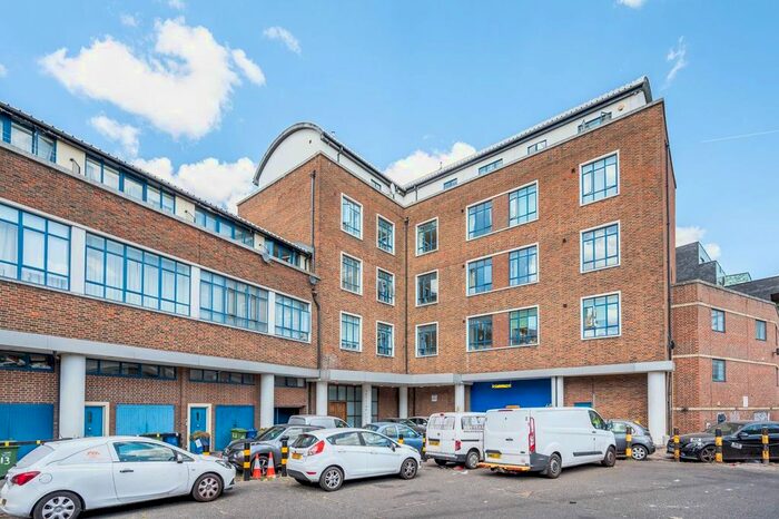 2 Bedroom Terraced House To Rent In Grange Yard, Bermondsey, London, SE1