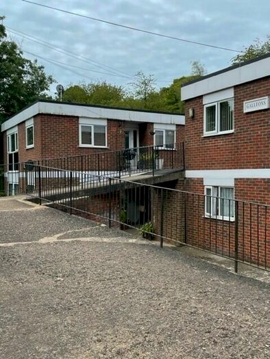 1 Bedroom Flat To Rent In Station Road, Amersham, HP7