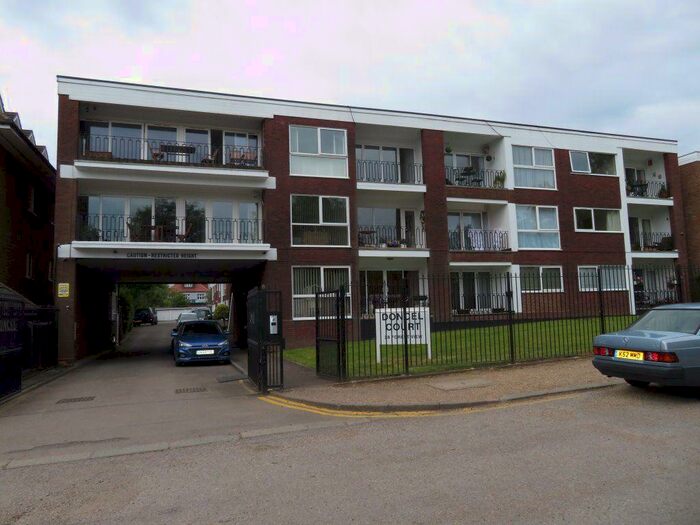 2 Bedroom Flat To Rent In North Chingford, E4