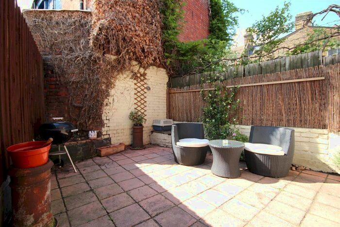 2 Bedroom Flat To Rent In St. Thomas's Road, London, NW10