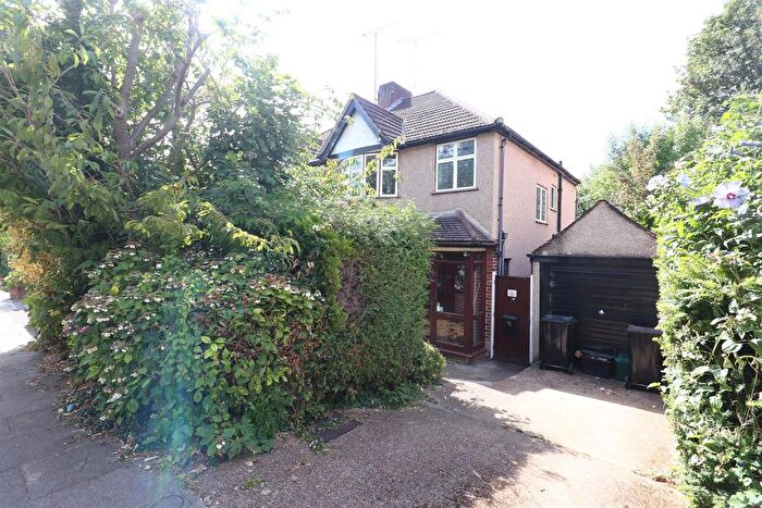 3 Bedroom Semi Detached House For Sale In Elm Grove, Orpington, BR6