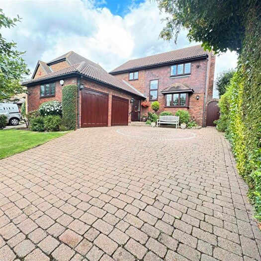 4 Bedroom Detached House For Sale In The Maze, Leigh-On-Sea, SS9