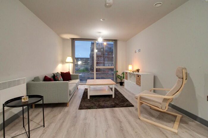 2 Bedroom Apartment To Rent In Jq Rise, Goodman Street, Birmingham City Centre, B1